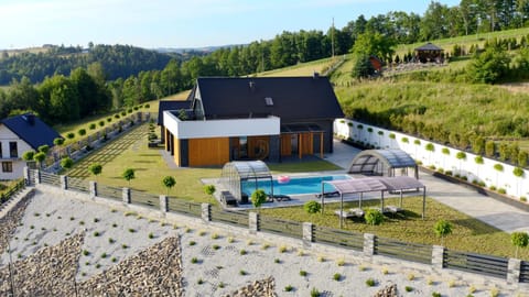 Property building, Garden, Mountain view, Swimming pool, Swimming pool