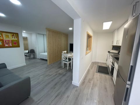 TV and multimedia, Kitchen or kitchenette, Living room, Seating area, Dining area, hair dresser
