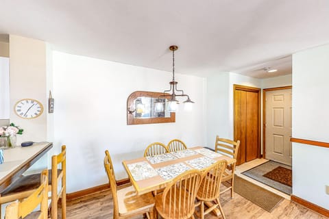 All Season Mountain Retreat Apartment in Mount Snow