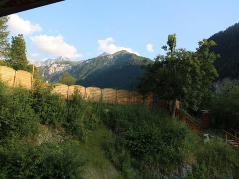 Spacieux appartement 5 pièces près des pistes, jusqu'à 12 personnes, parking et balcons - FR-1-411-851 Apartment in Landry