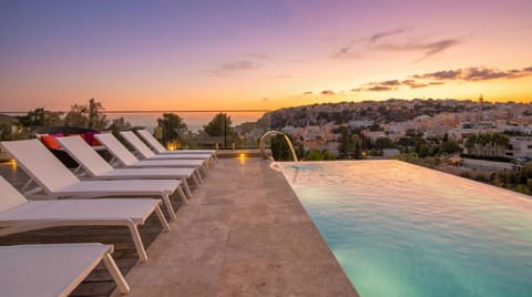 Patio, Day, Natural landscape, View (from property/room), Balcony/Terrace, Mountain view, Pool view, Sea view, Swimming pool, Sunrise, Sunset, sunbed
