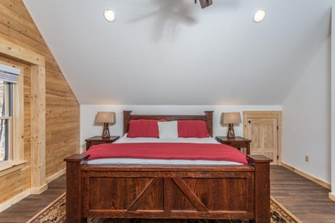 Moonlight Ridge House in Deep Creek Lake