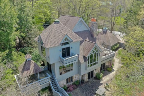 Property building, Natural landscape, Bird's eye view, Balcony/Terrace, Garden view