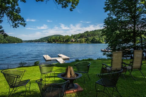 Patio, Natural landscape, BBQ facilities, Garden, Seating area, Garden view, Lake view, Mountain view
