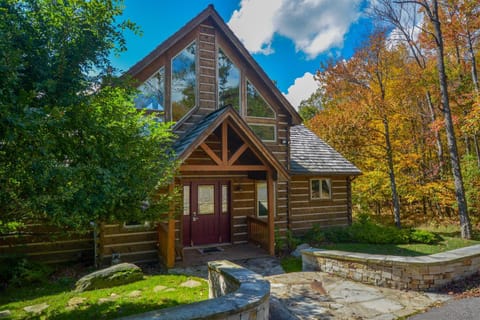 Property building, Facade/entrance, Natural landscape, Garden, Garden view