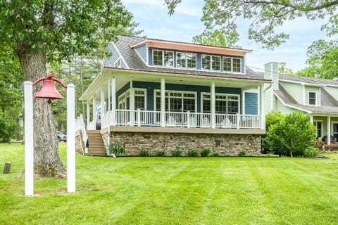 Property building, Facade/entrance, Neighbourhood, Natural landscape, Garden, Balcony/Terrace