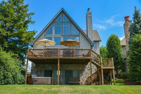 Property building, Patio, Garden, Hot Tub, Balcony/Terrace, Garden view
