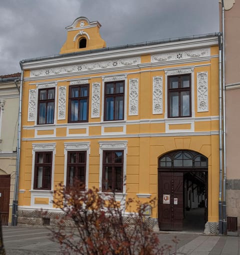 Property building, Facade/entrance