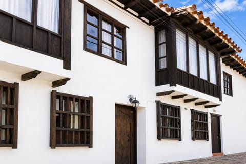 Property building, Day
