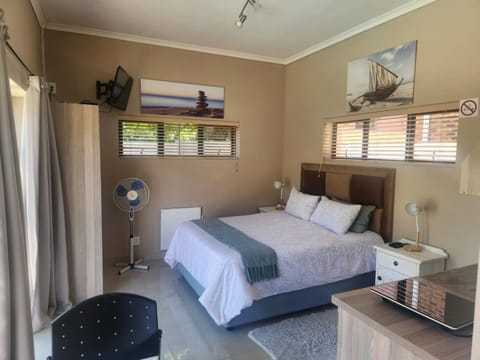 Balmoral Cottage, West Beach Bed and Breakfast in Cape Town