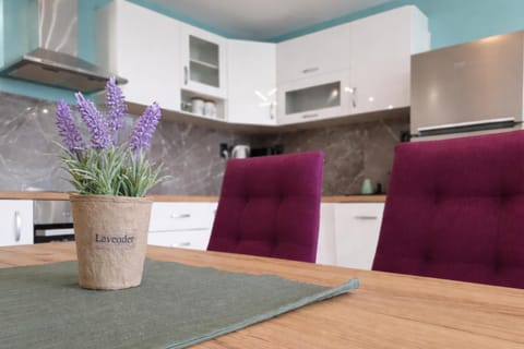 Decorative detail, Dining area