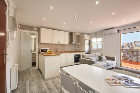 Kitchen or kitchenette, Living room