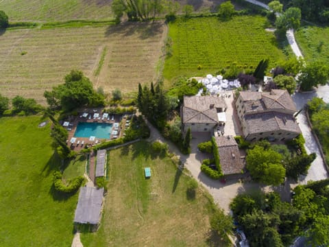 Property building, Day, Natural landscape, Bird's eye view, Garden, Garden view, Pool view, Swimming pool, sunbed
