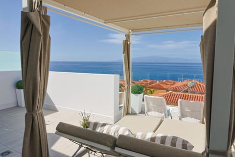 View (from property/room), Balcony/Terrace, Sea view