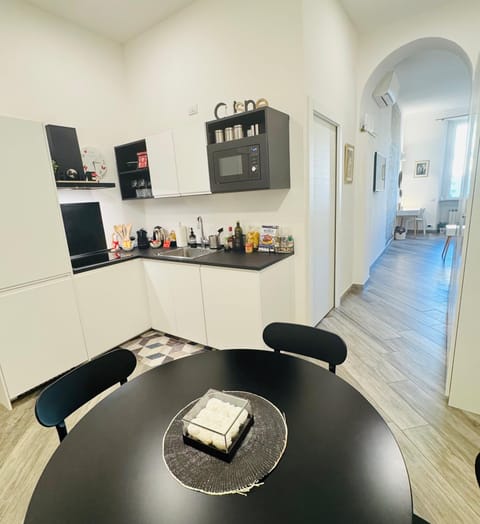 Dining area, kitchen