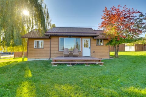Lakeside Cabin with Beach about 14 Mi to Ski Area! Cabin in Lakeside