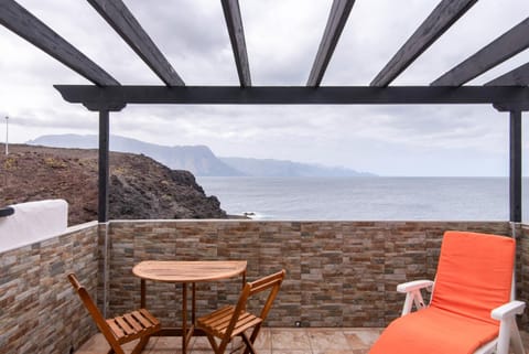 Property building, Balcony/Terrace, Living room