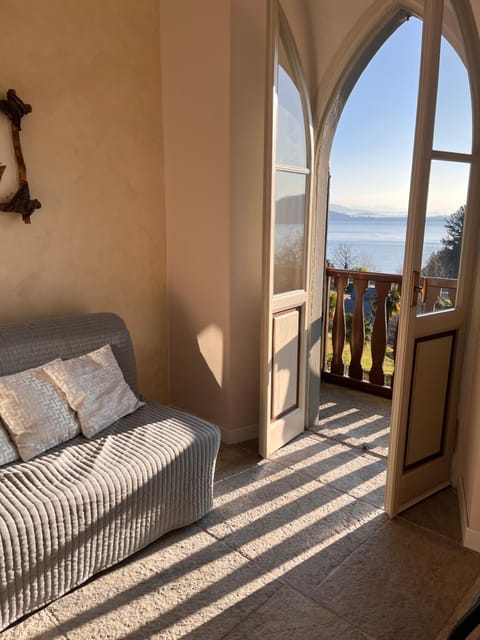 VSC Apartment - Appartamento in villa storica vista lago e piscina Apartment in Lombardy