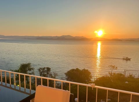 Balcony/Terrace, Mountain view, Sea view, Sunrise