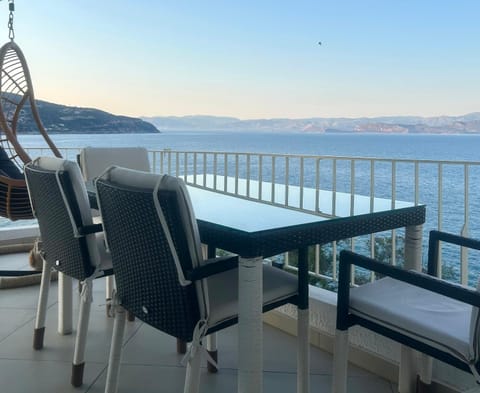 Day, Natural landscape, Balcony/Terrace, Mountain view, Sea view