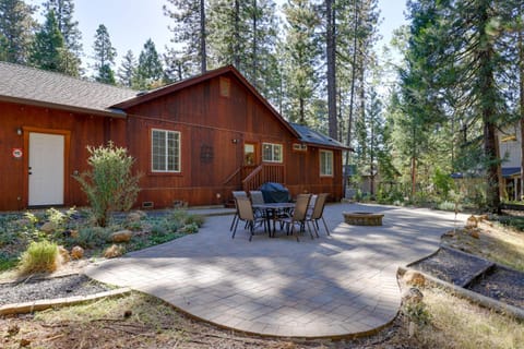 Near Hikes Arnold Cabin with EV Charger and Fire Pit Cabin in Arnold