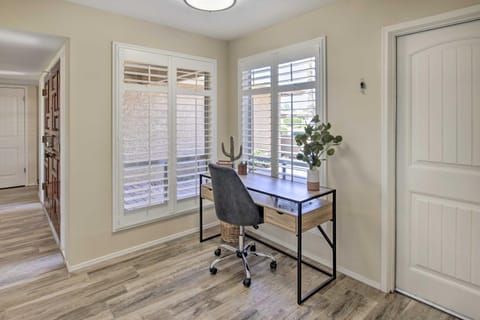 Golf Galore! Sun Lakes Retreat with Community Perks House in Sun Lakes