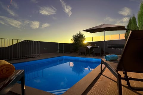 Swimming pool, Sunset, sunbed