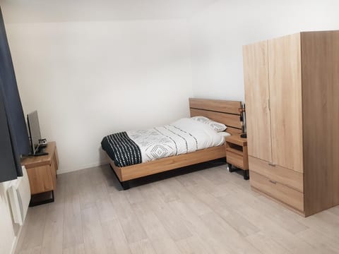 Bed, Bedroom