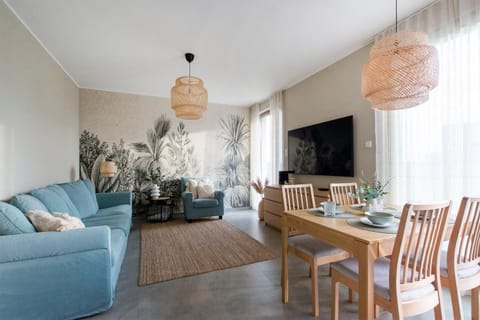 Garden, TV and multimedia, Balcony/Terrace, Living room, Decorative detail, Dining area, Garden view, furniture, heating