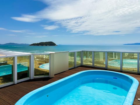 Natural landscape, View (from property/room), Balcony/Terrace, Mountain view, Pool view, Sea view, Swimming pool