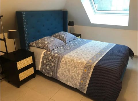 Studio à 300 m de la gare de Mantes-la-Jolie Apartment in Île-de-France