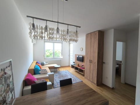 Riverside Ferona apartment with garage Apartment in Novi Sad
