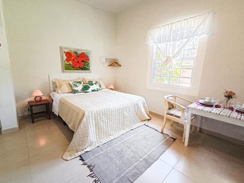Bed, Photo of the whole room, Dining area, Bedroom