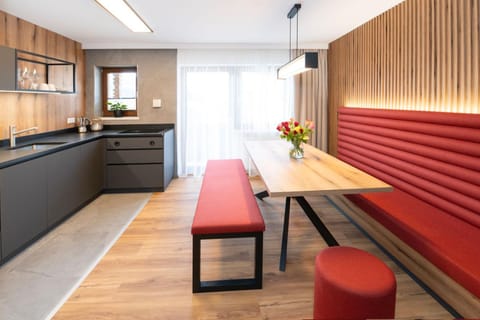 Kitchen or kitchenette, Seating area, Dining area, stove