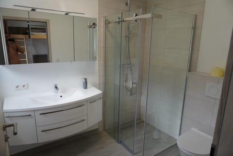 Deluxefort für 10 Gäste mit eigenem Whirlpool und Fasssauna Apartment in Tyrol