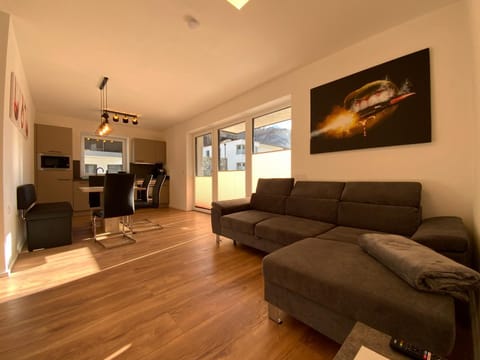 Deluxefort für 10 Gäste mit eigenem Whirlpool und Fasssauna Apartment in Tyrol