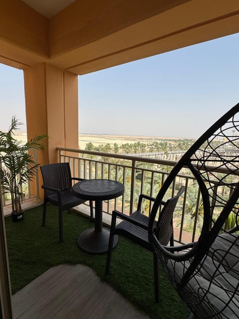 Day, View (from property/room), Balcony/Terrace, Living room, Seating area
