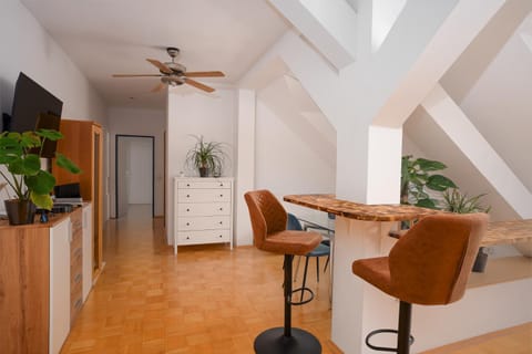 TV and multimedia, Living room, pet friendly