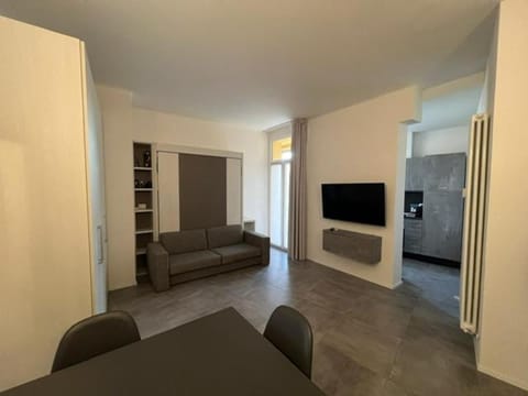 TV and multimedia, Kitchen or kitchenette, Seating area