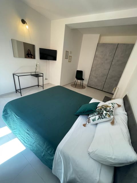 Bed, Bedroom, hair dresser, microwave