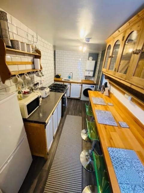 Bikers Grove Cottage House in Wales