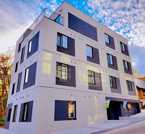 Property building, Day