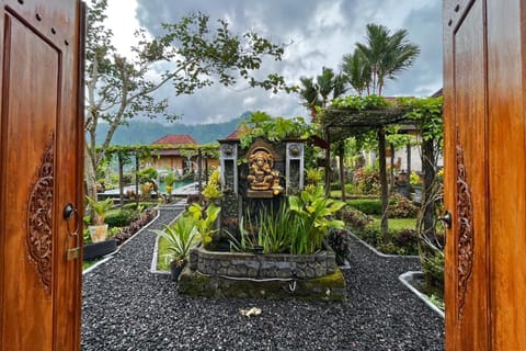 Day, Natural landscape, Garden, Decorative detail