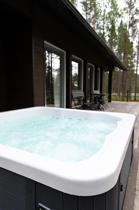 Property building, Patio, Day, Natural landscape, Hot Tub, Pool view, Open Air Bath