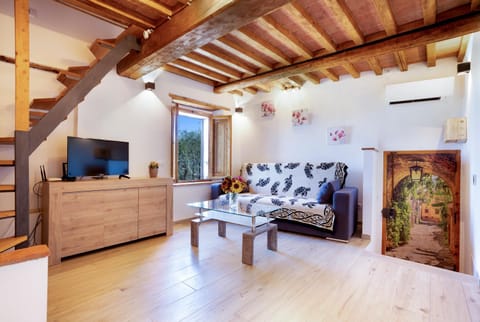 TV and multimedia, Living room, Seating area
