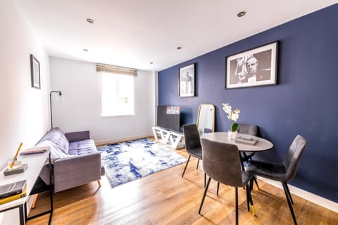 TV and multimedia, Photo of the whole room, Dining area