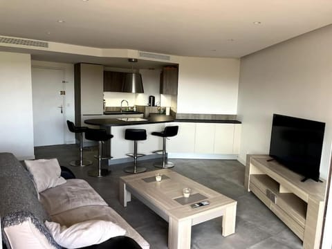 Appartement 2 pièces vue mer, à proximité de tout Apartment in Mandelieu-La Napoule