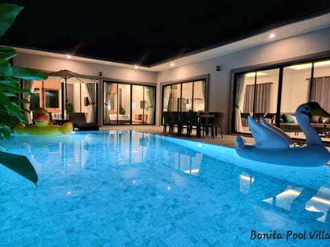 Balcony/Terrace, Swimming pool