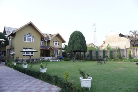 Garden, Garden view