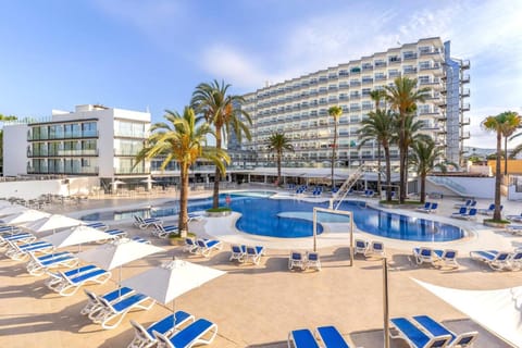 Day, Swimming pool